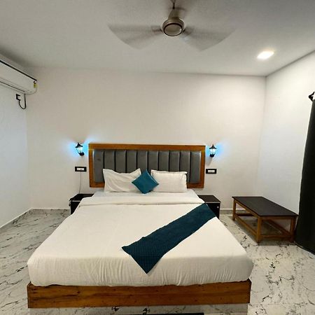 White Truffle Resort, 阿姆波尔 外观 照片
