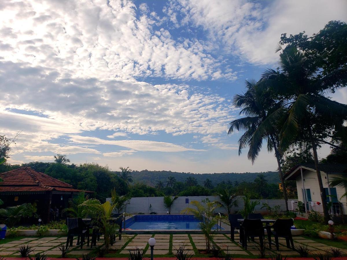 White Truffle Resort, 阿姆波尔 外观 照片